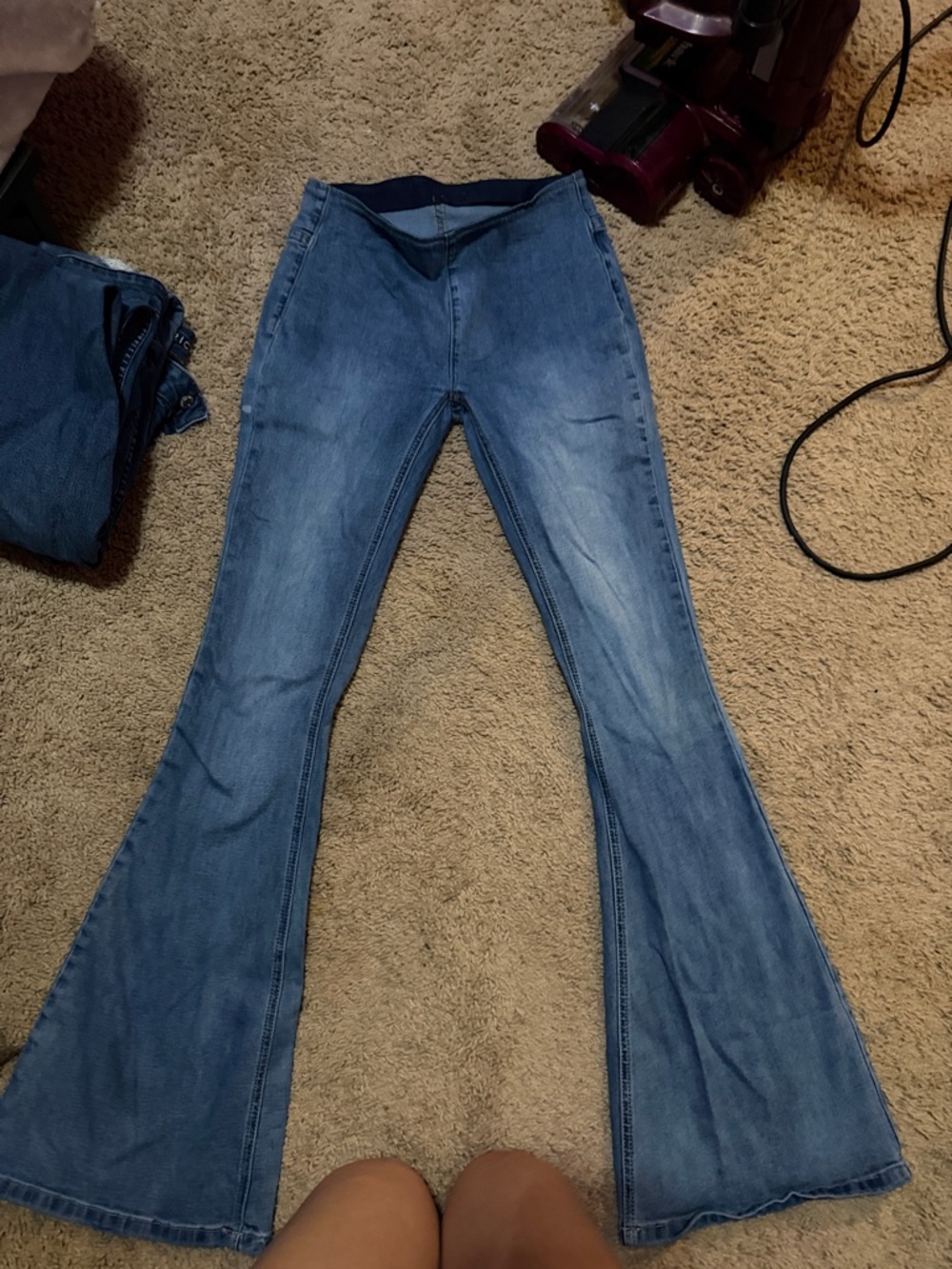 Light Wash Flared Jeans - Blue